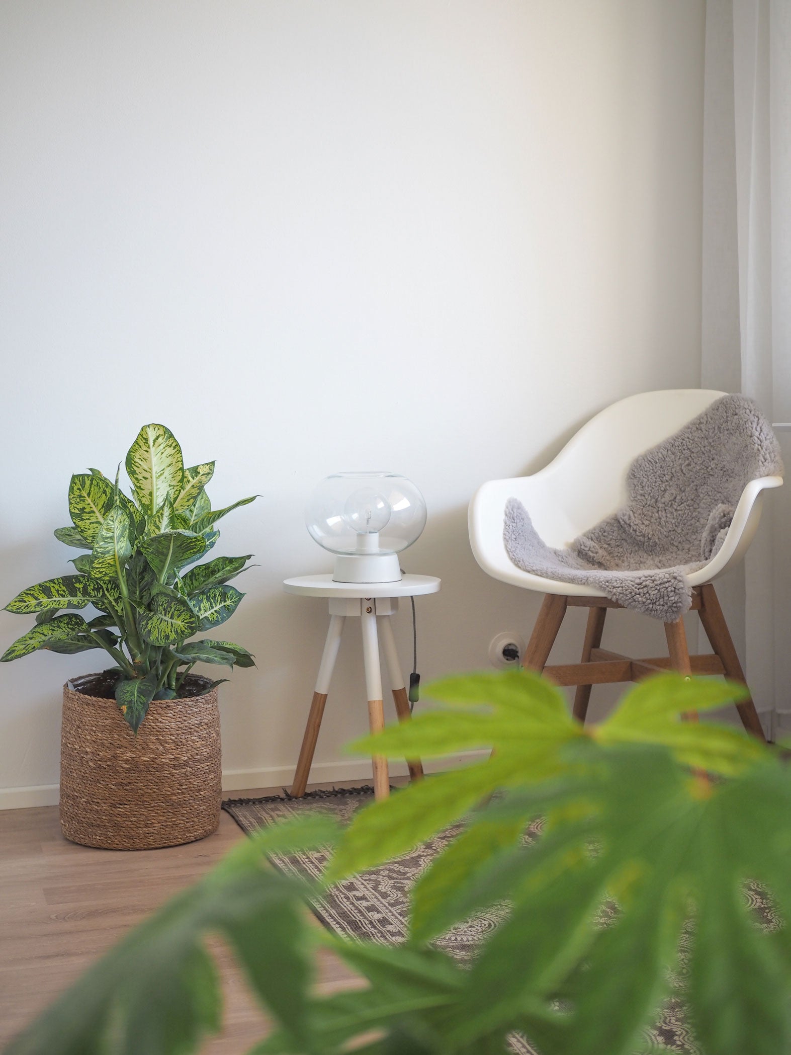 Malja design-bordslampa vit