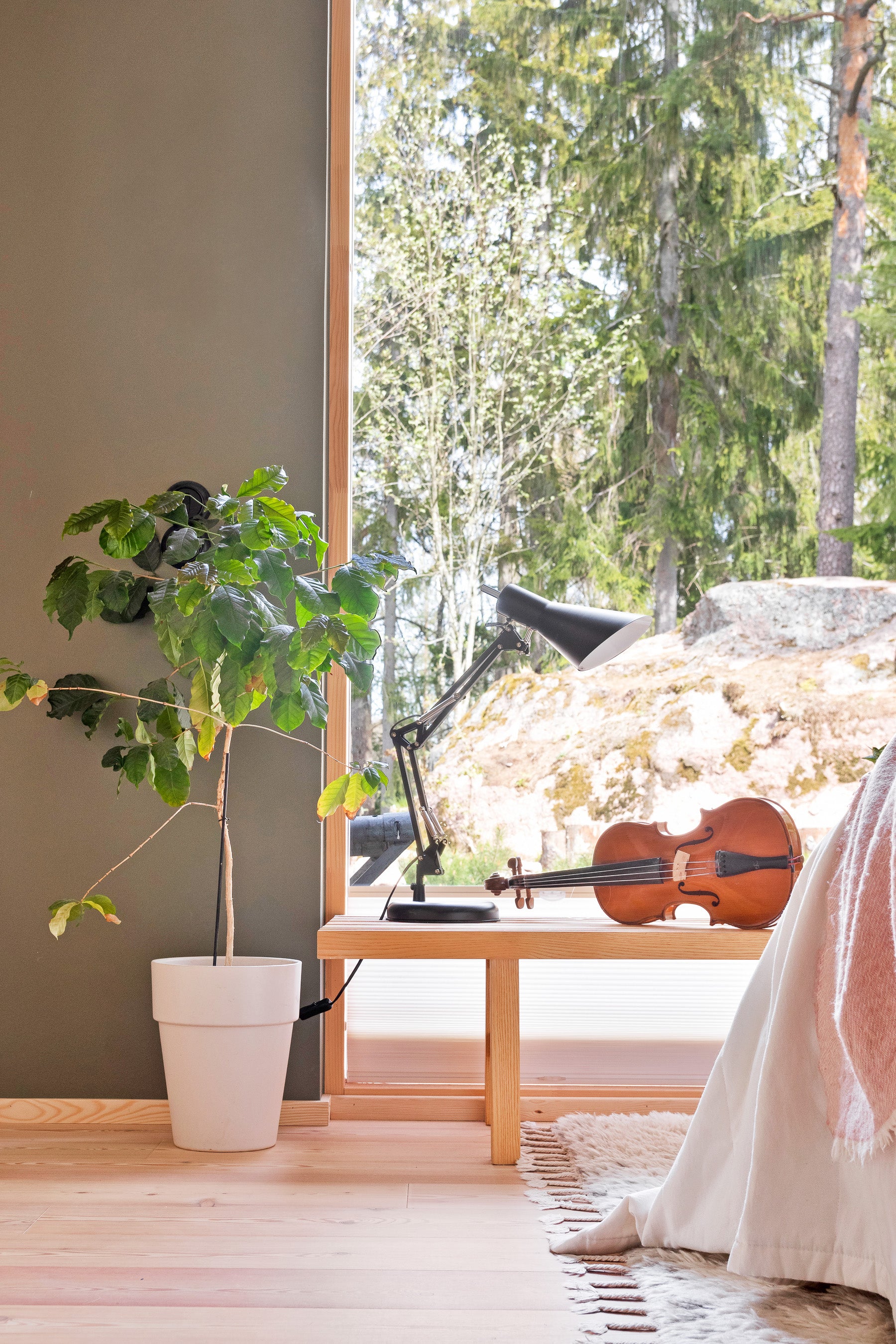 Cruz bordslampa svart