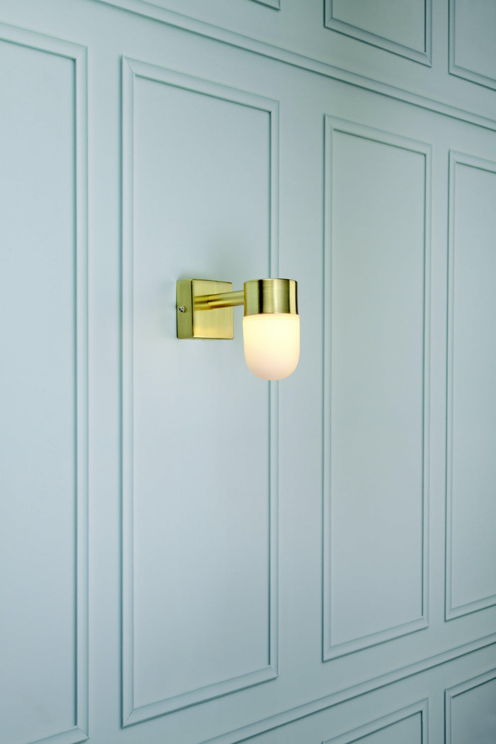 Menton kylpyhuonevalaisin