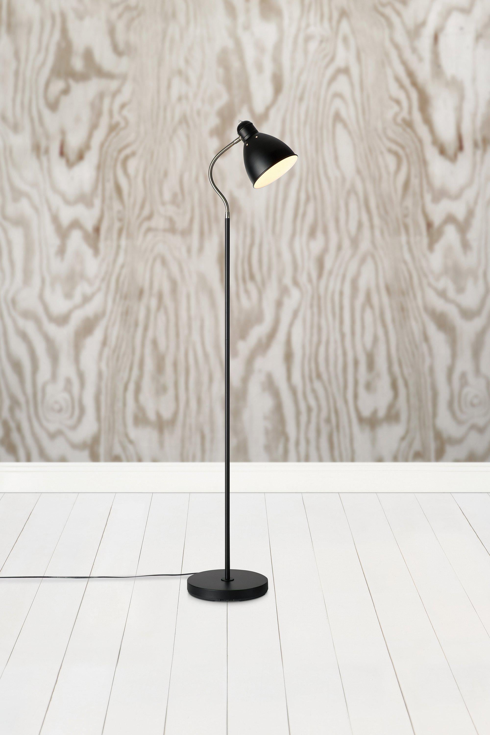 NITTA golvlampa 1L Black