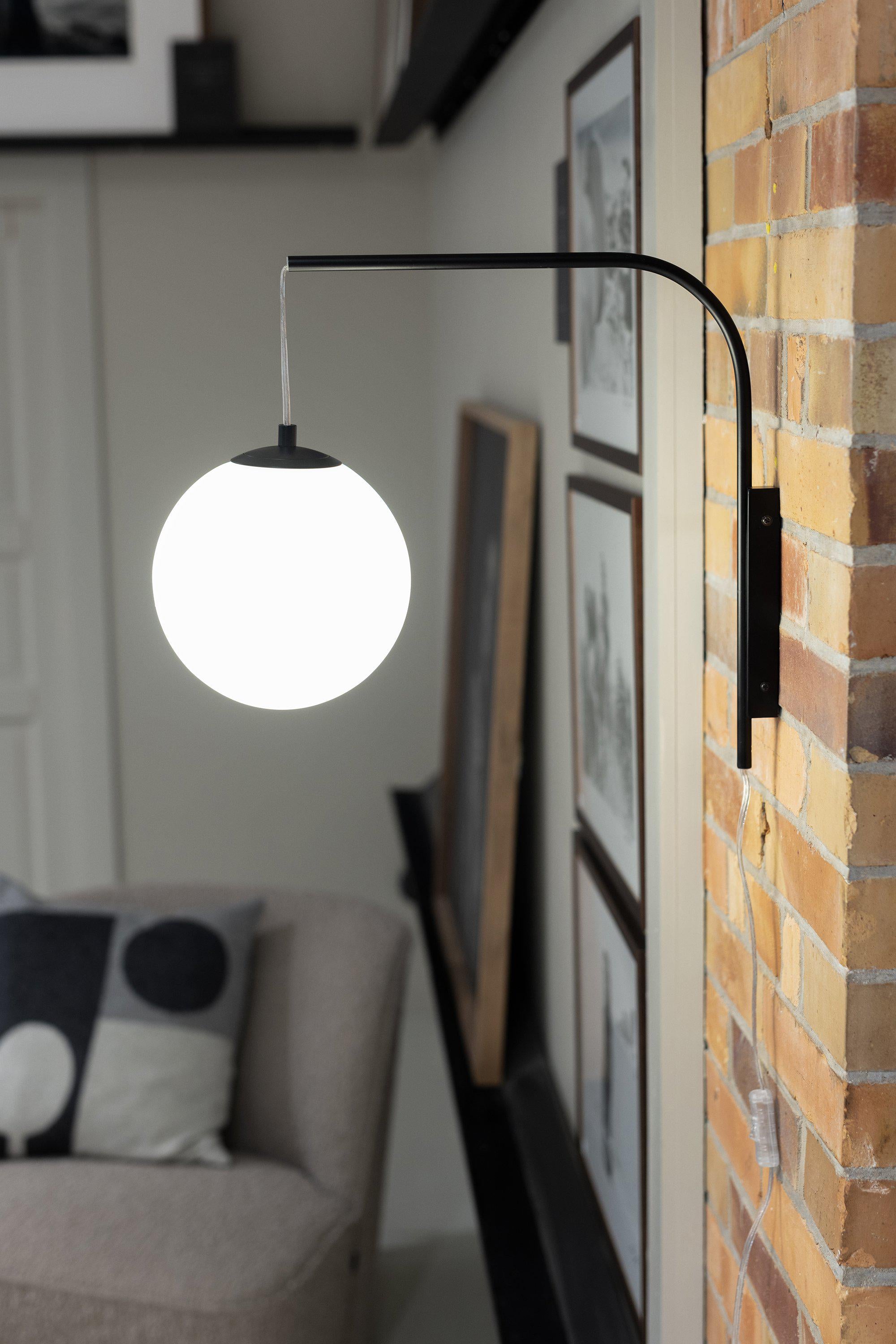 DIONE vägglampa 1L White/Black