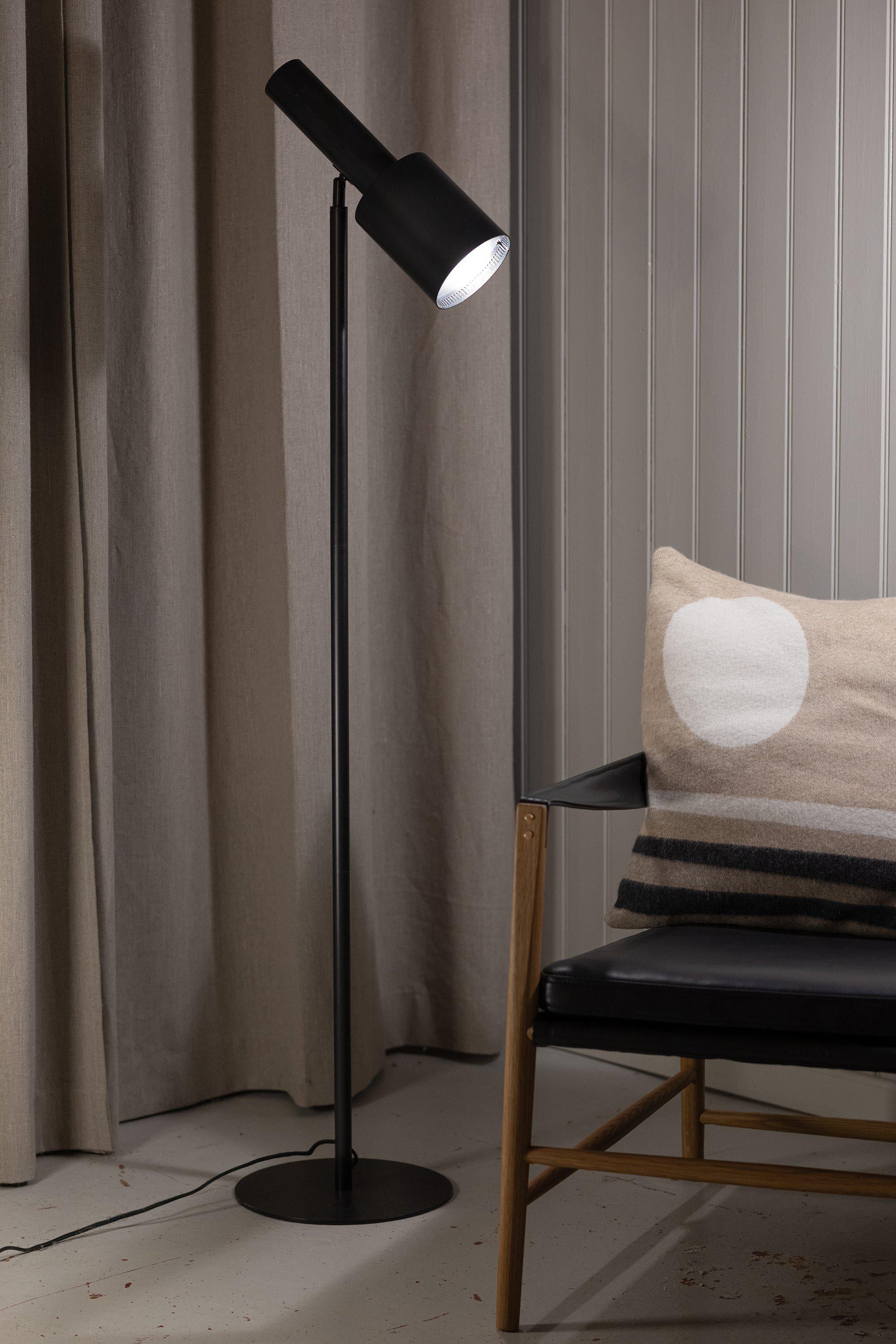 OZZY golvlampa 1L Black