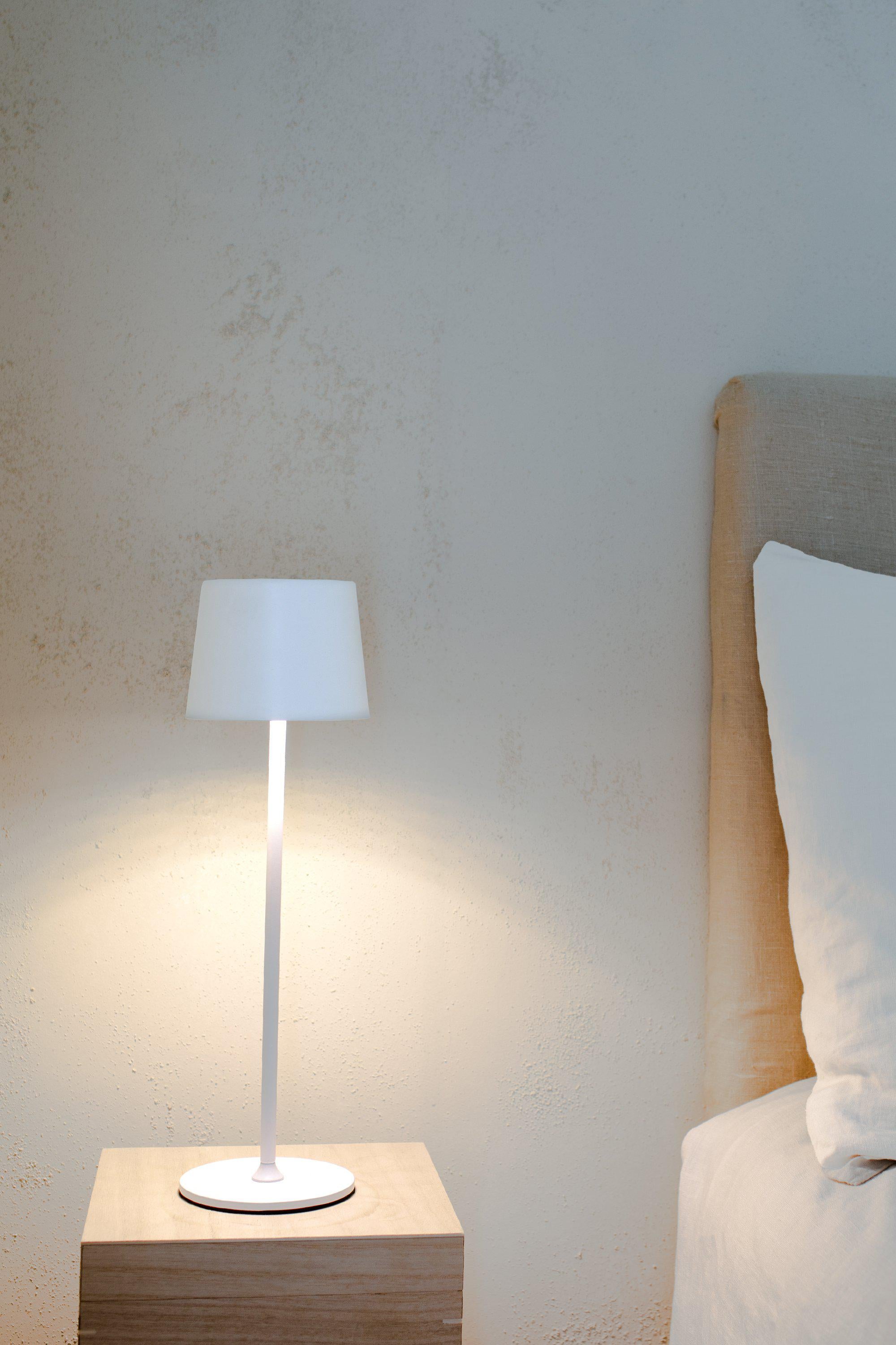FIORE Rechargeable bordslampa Matt White B/O