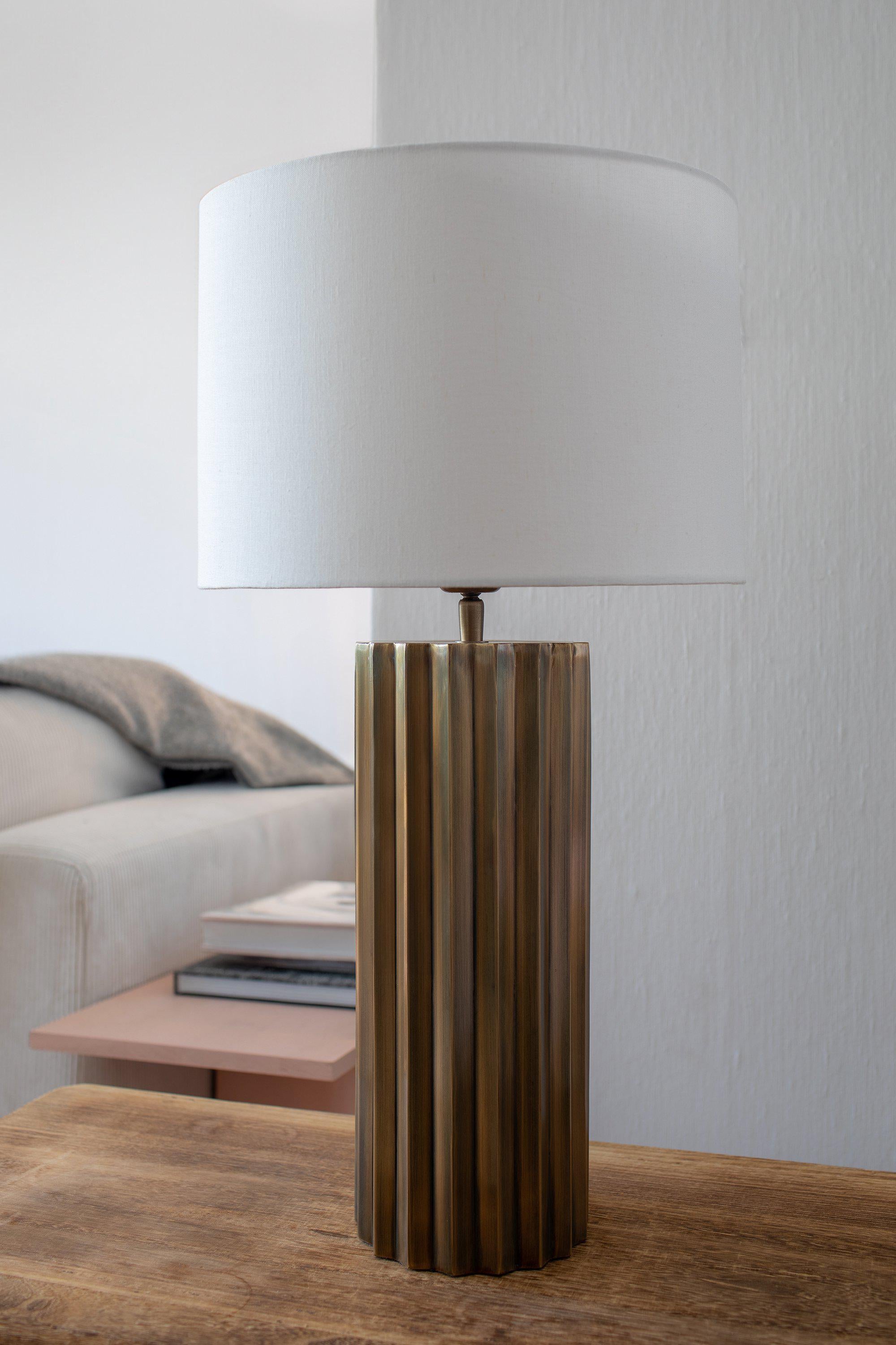 HASHIRA bordslampa 1L Antique Brass/Offwhite