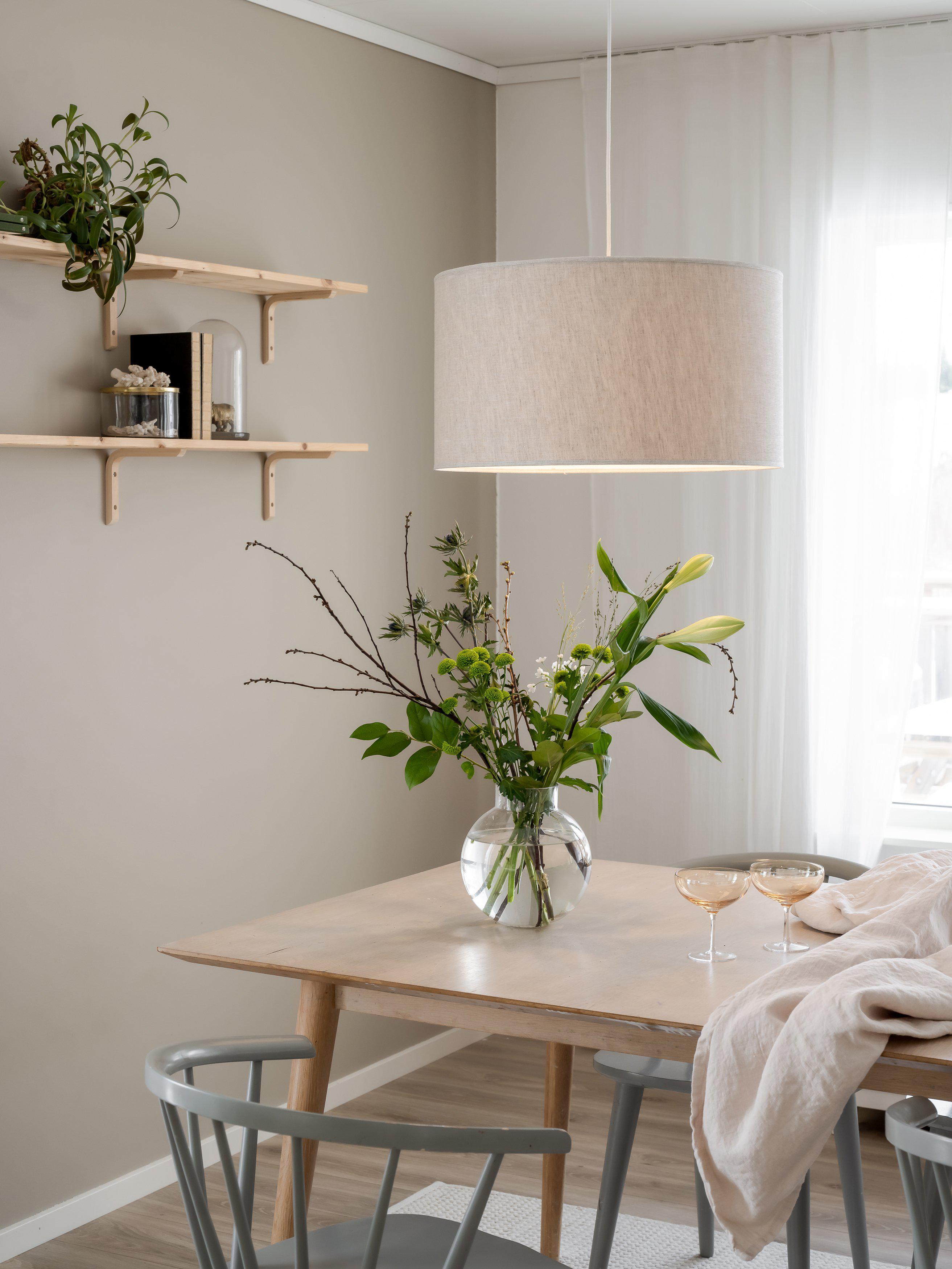 Sara Linne kattovarjostin vaalea beige 55 cm