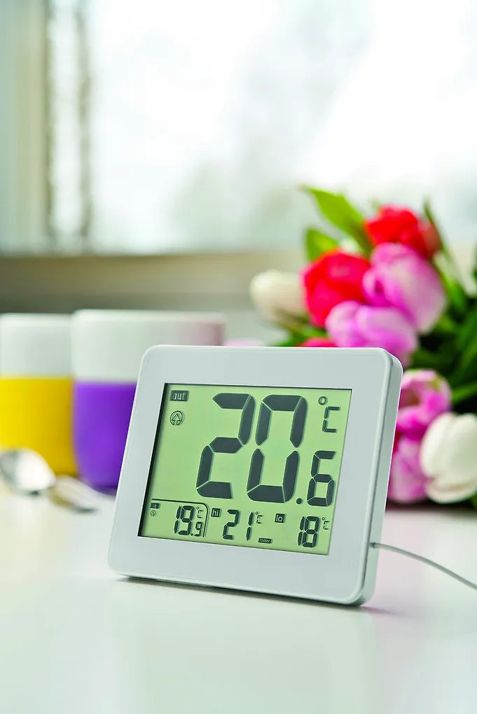 Suomen Lämpömittari 216 inomhus-/utomhustermometer