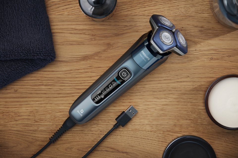Philips Shaver Series 7000 S7882/55 -parranajokone puhdistusasemalla