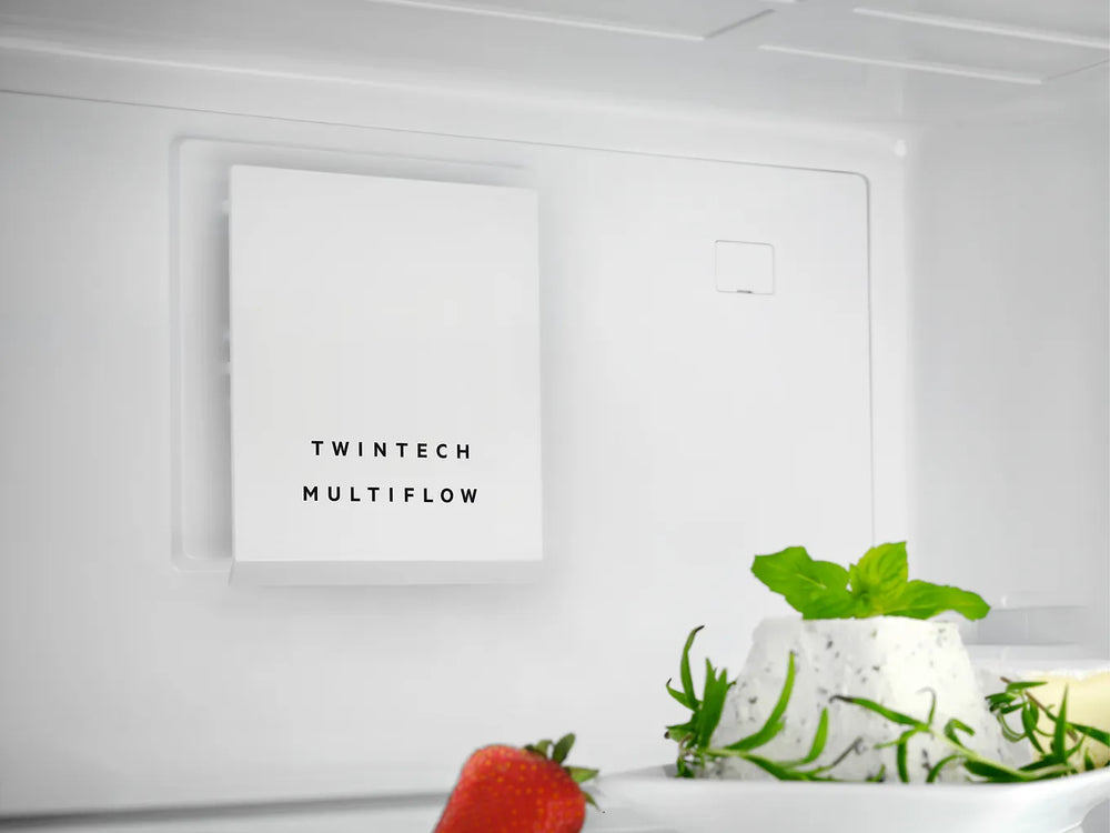 AEG ORC6M331EB 6000-sarjan jääkaappipakastin, musta