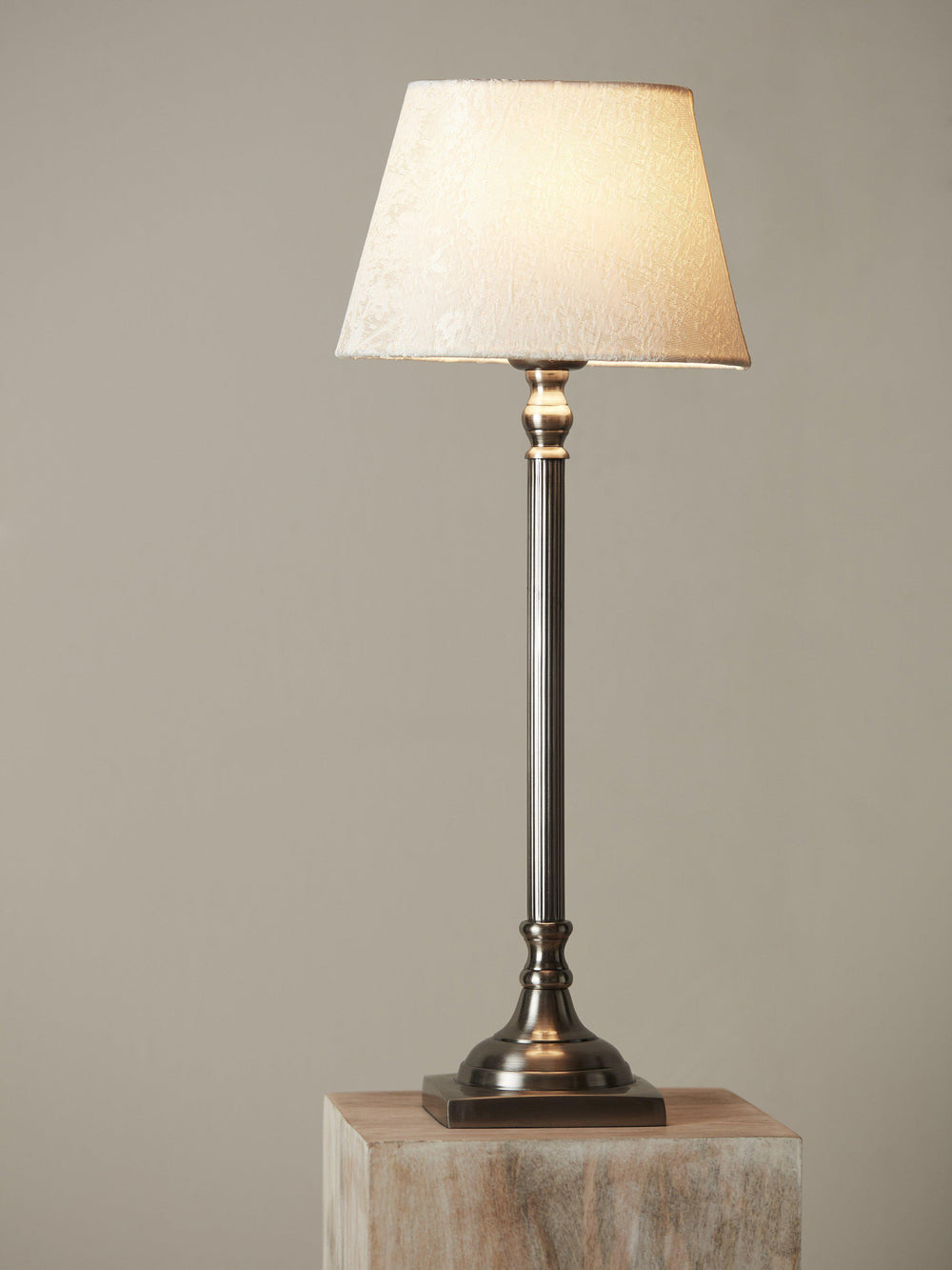 Margot lampunjalka antiikkihopea 51 cm