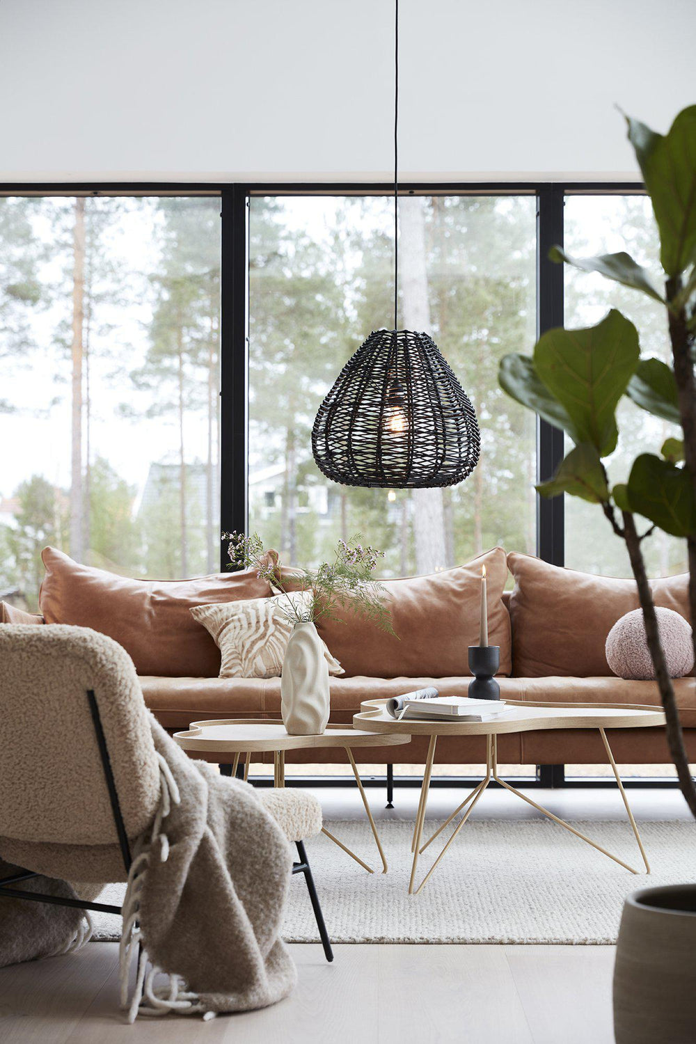 Adelle kattovalaisin musta 43 cm