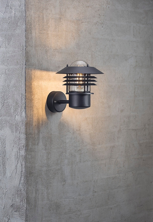 Vejers vägglampa svart