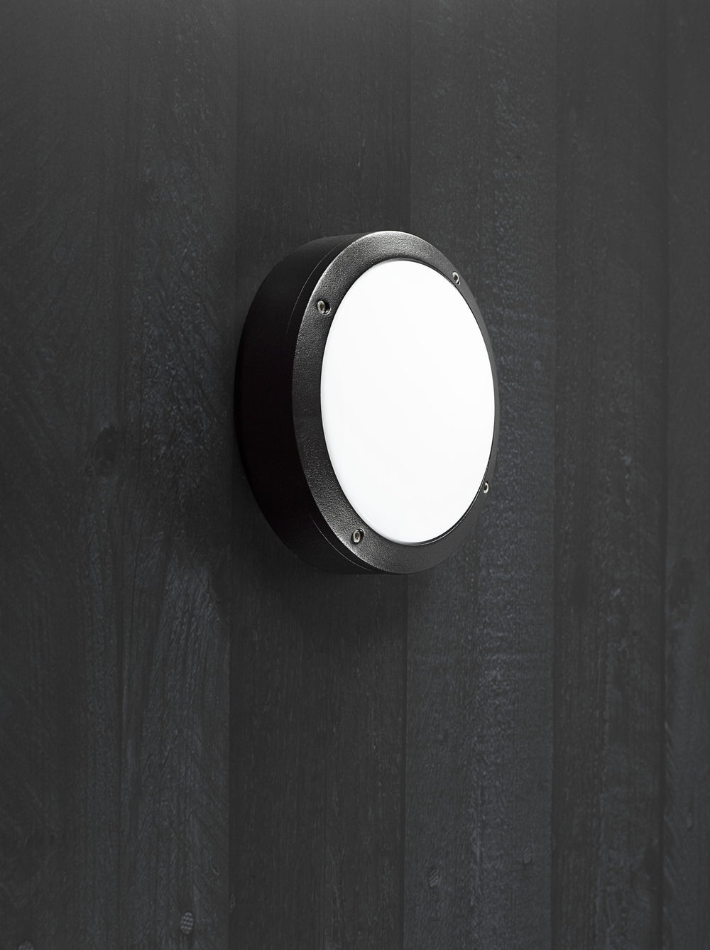 Desi 22 plafondi musta