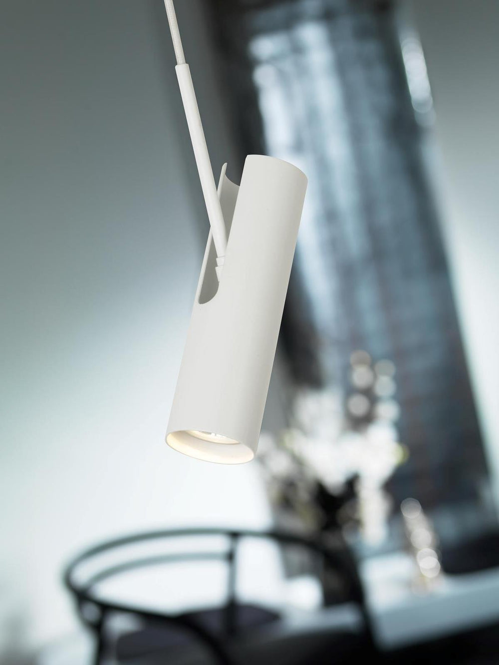 MIB 6 riippuvalaisin valkoinen