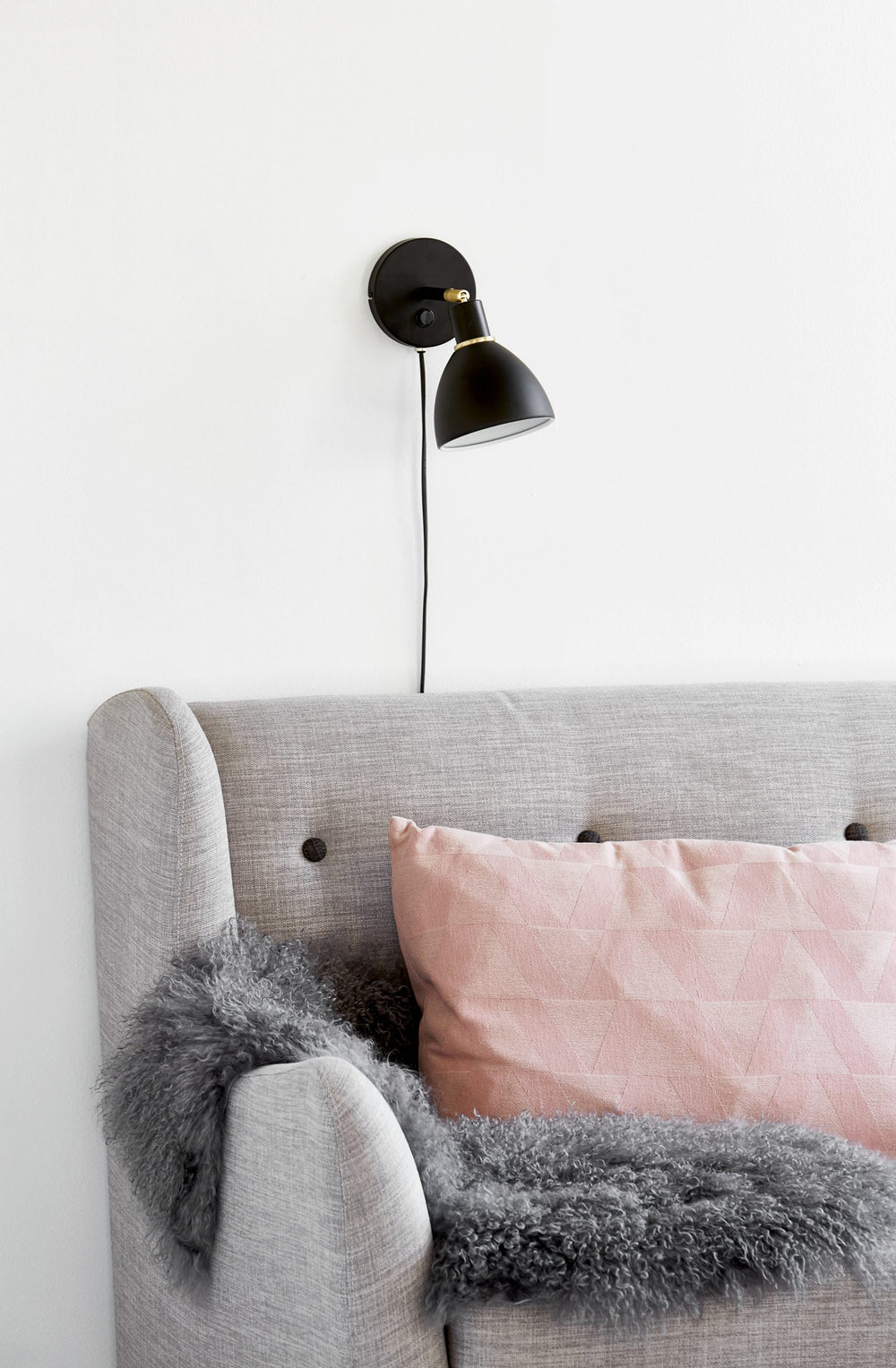 Ray seinävalaisin musta