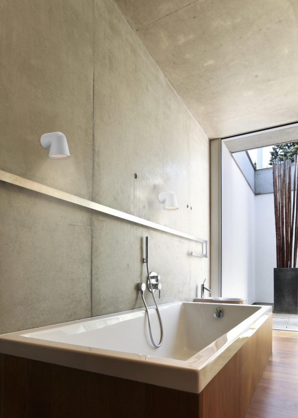 Front Single väggarmatur vit