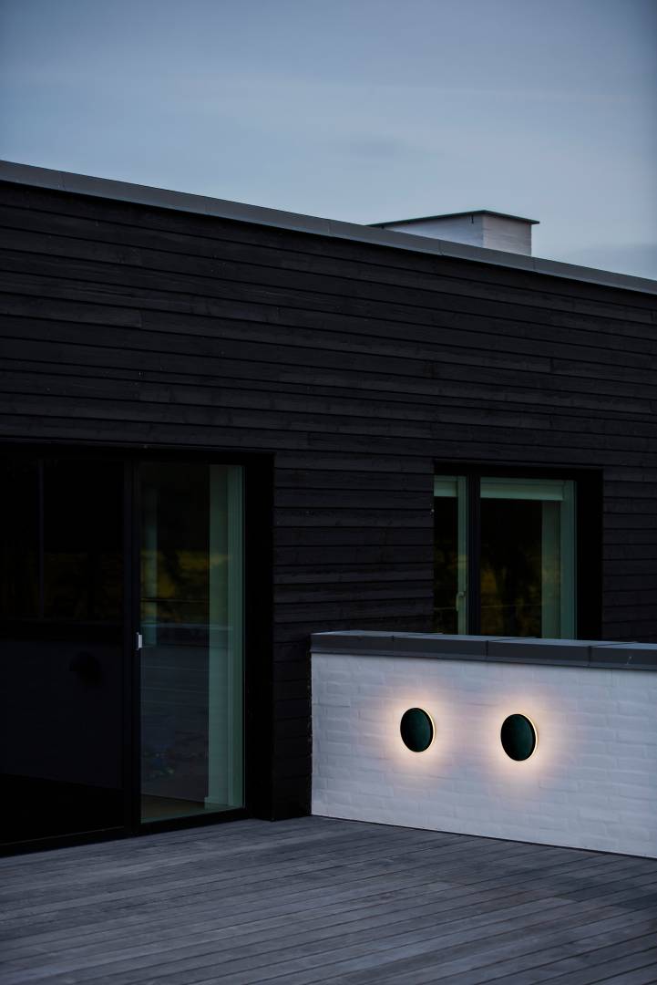 Artego Round ulkoseinävalaisin musta