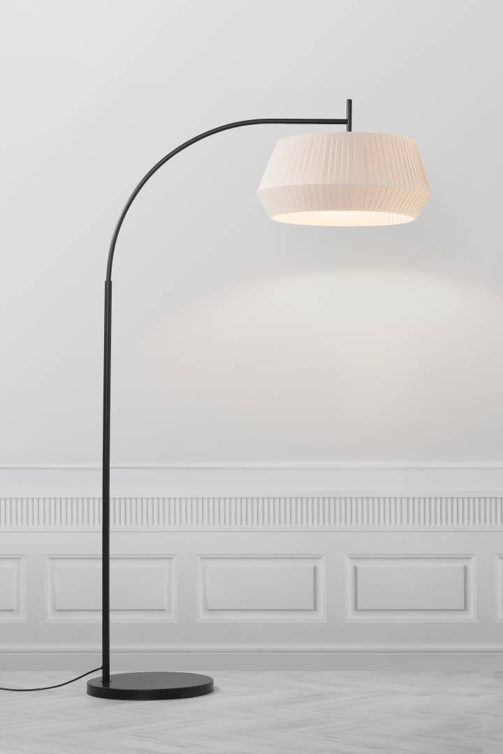 Dicte golvarmatur beige