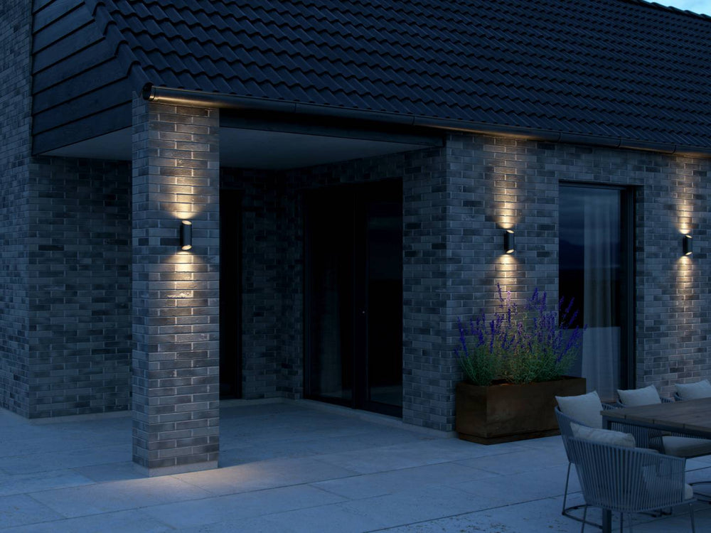 Nico Round 22 väggarmatur svart