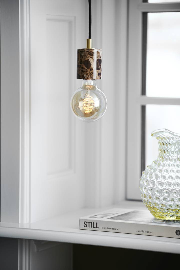 Siv riippuvalaisin ruskea