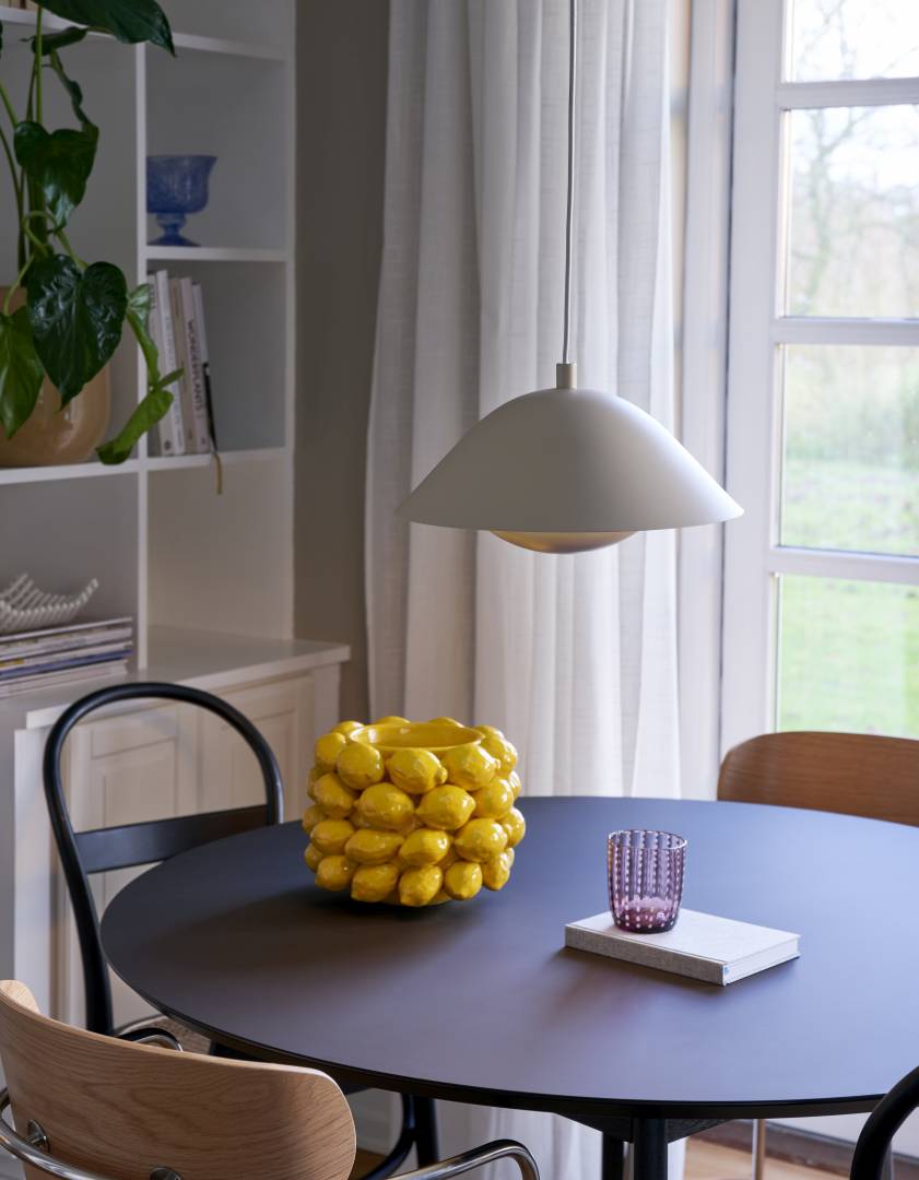 Freya 35 riippuvalaisin beige