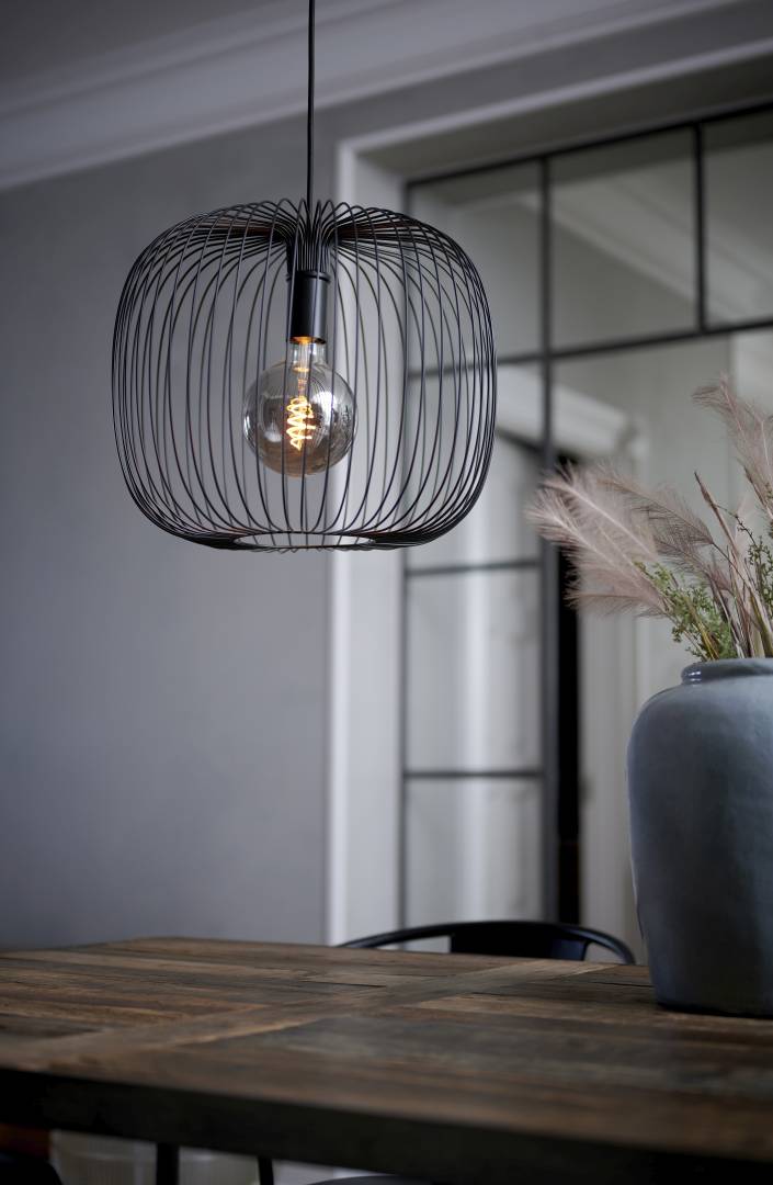 Beroni 40 riippuvalaisin musta