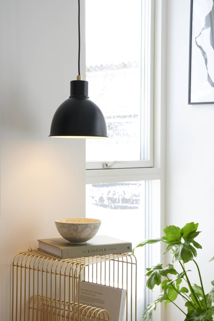 Pop-pendellampa matt svart