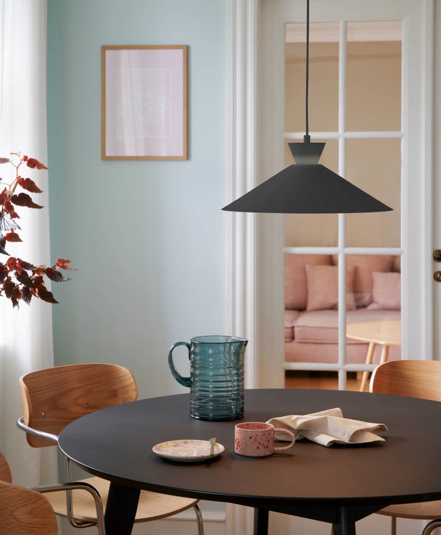 Dial 45 riippuvalaisin musta