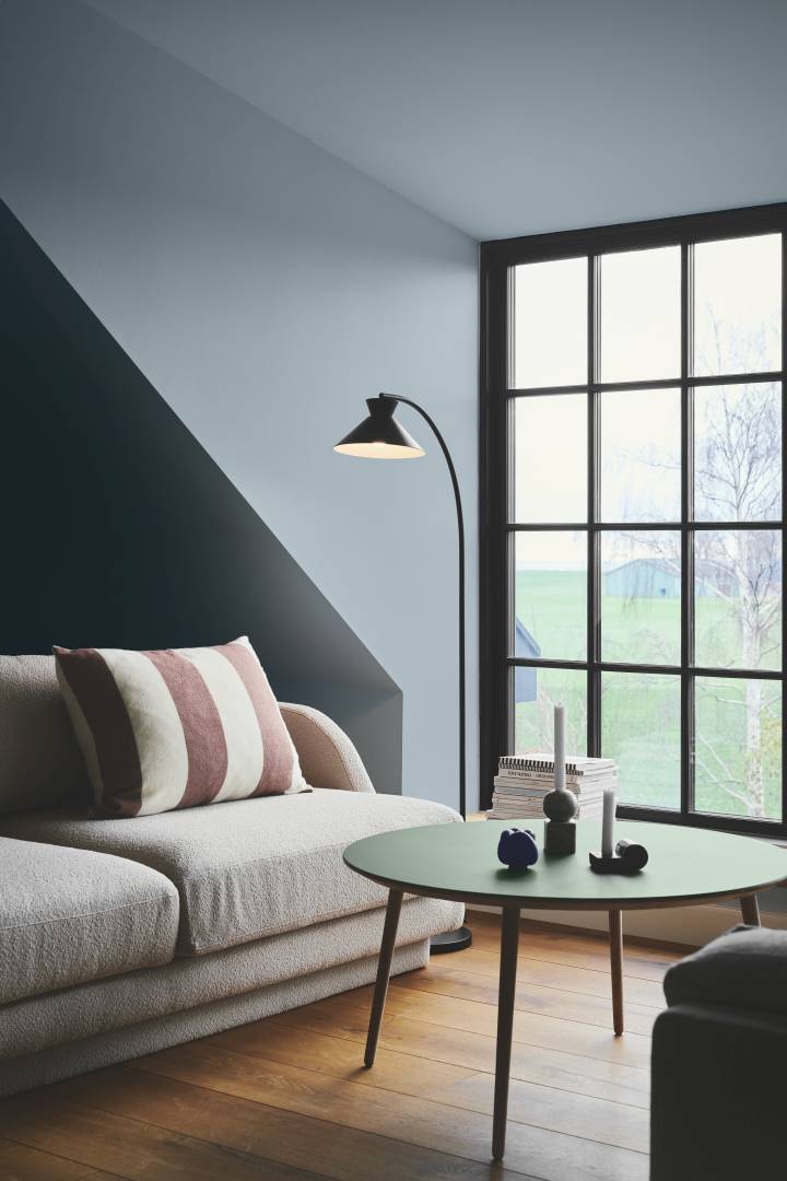 Dial lattiavalaisin musta