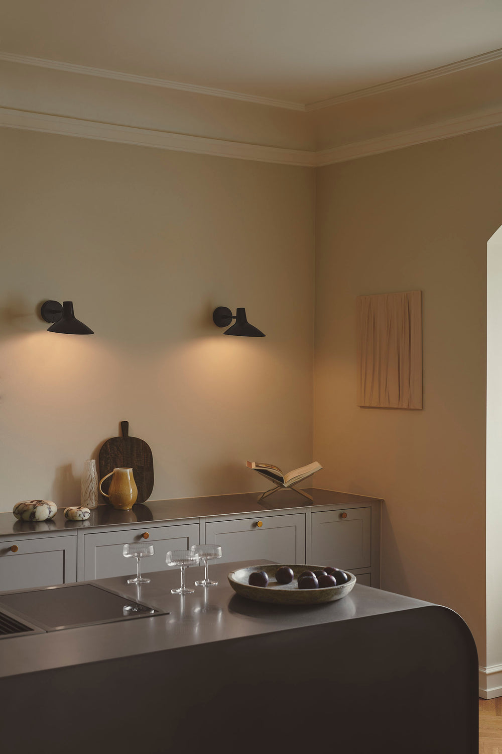 Darci Short seinävalaisin musta