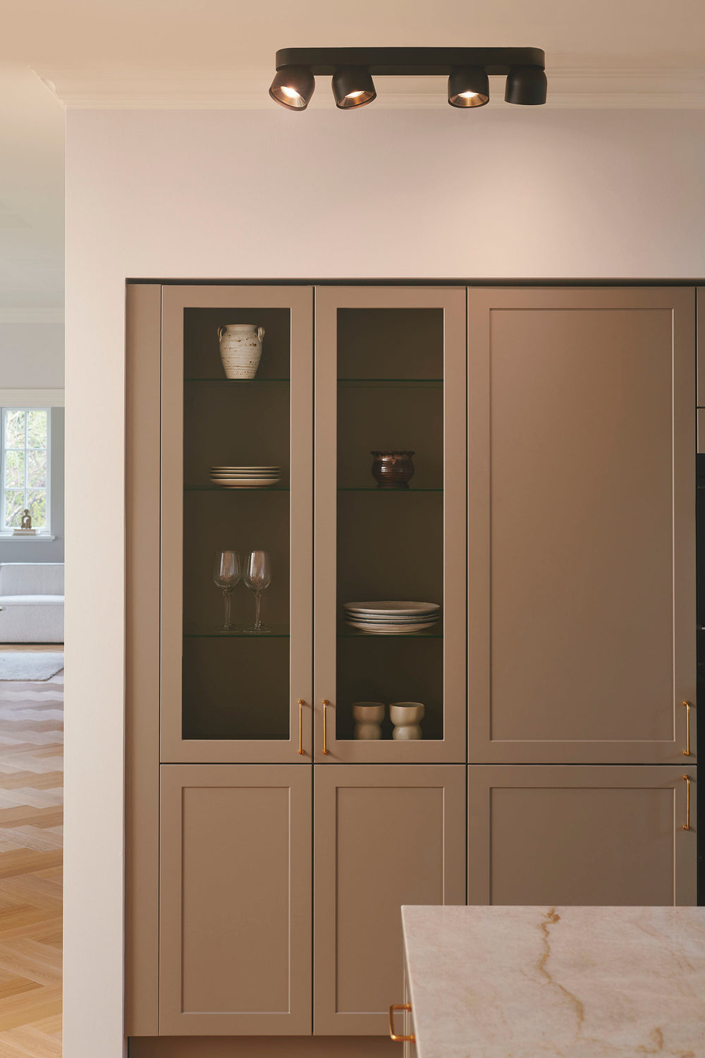 Pitcher 4-delad spotlight svart