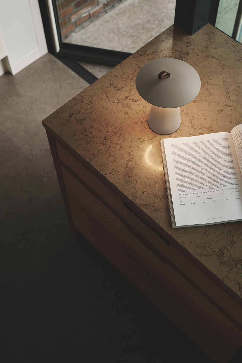 Ara To-Go 2 ladattava valaisin hiekka