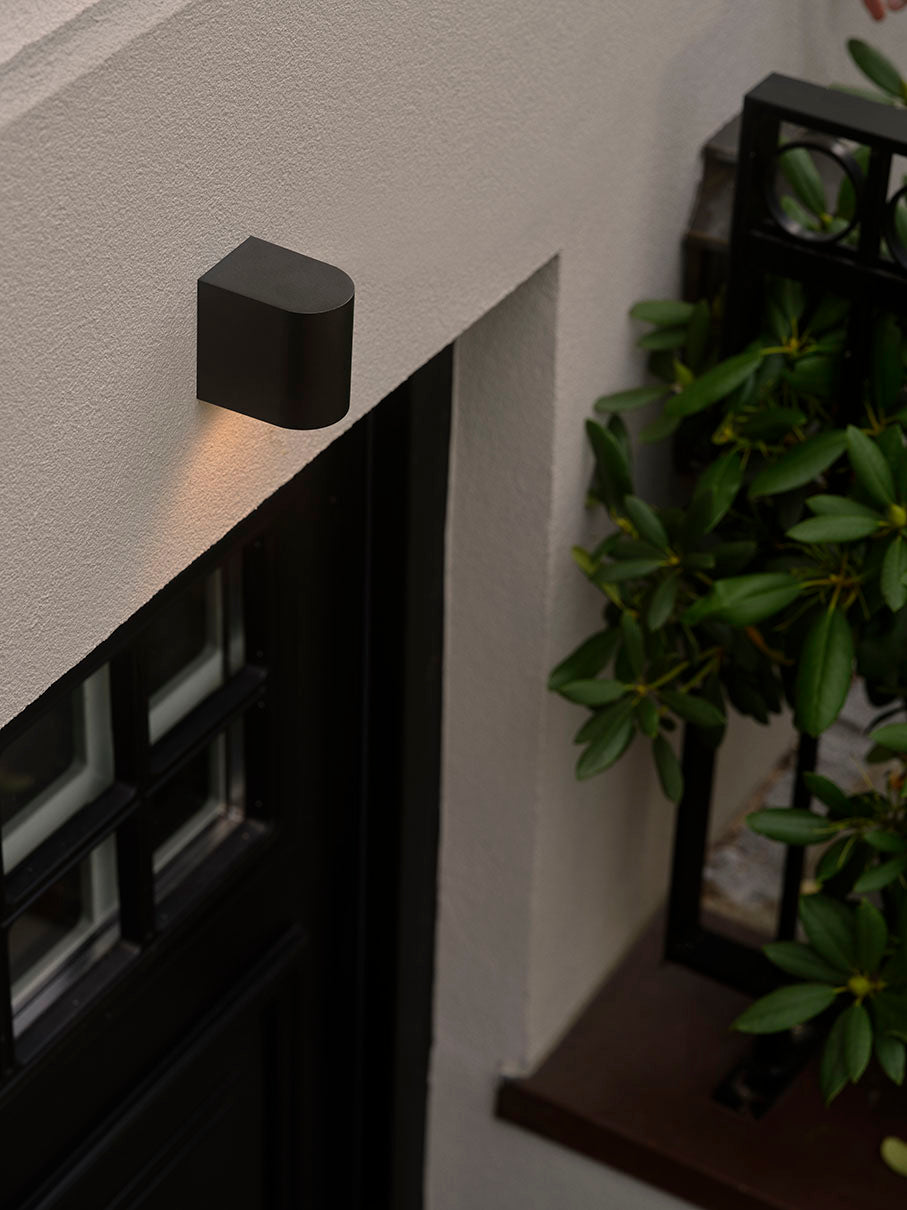 Dion Single vägglampa svart