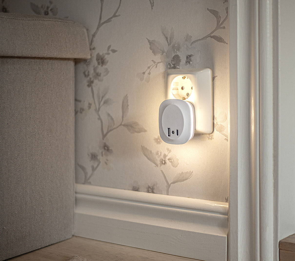 Star Trading Functional LED-yövalo 3000K 10lm