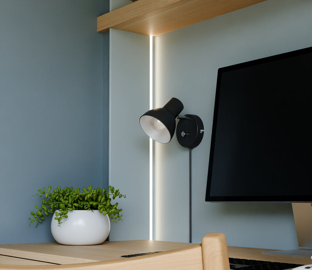 Elvin seinävalaisin valkoinen