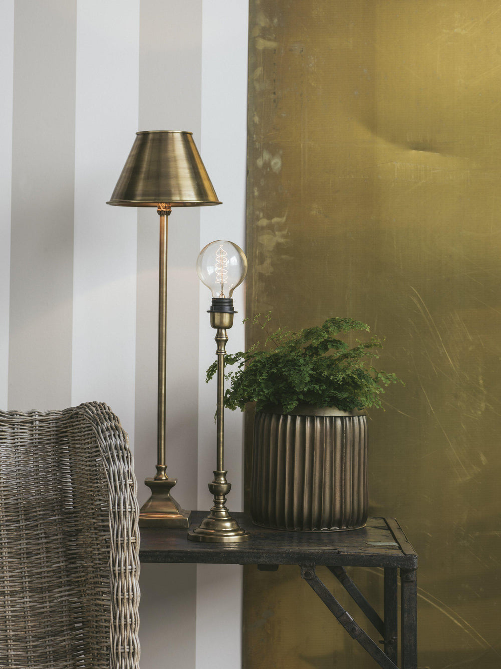 Classic metallivarjostin antiikkimessinki 22cm