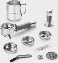 Smeg EGF03BLEU -espressokeitin kahvimyllyllä, musta 10