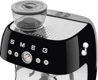 Smeg EGF03BLEU -espressokeitin kahvimyllyllä, musta 8