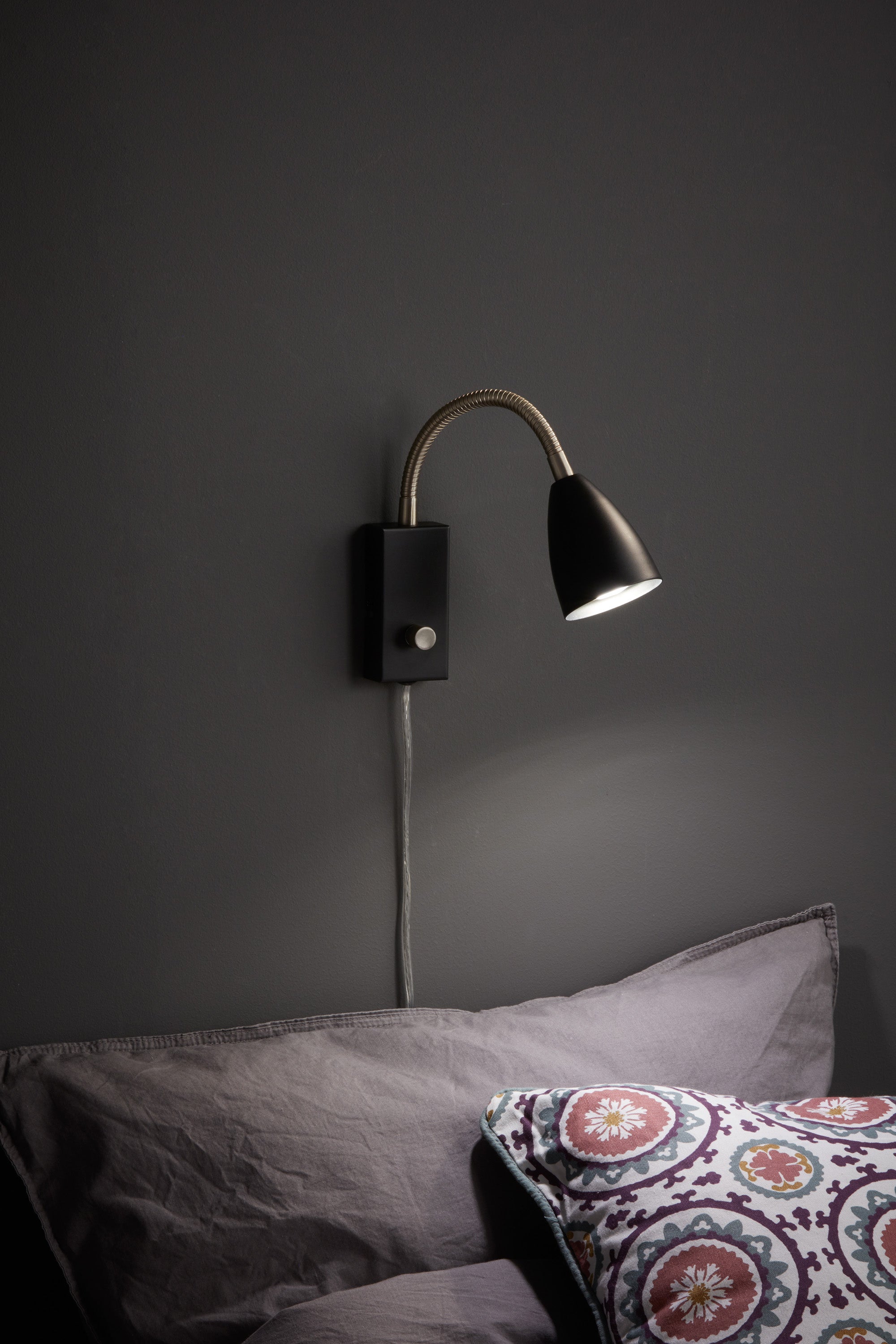 CIRO vägglampa Flex 1L Black/Steel
