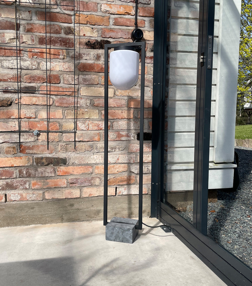 Stanley golvlampa sandsvart