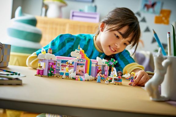 LEGO Friends 42684 Unelmien yksisarviskahvila – kuva 7