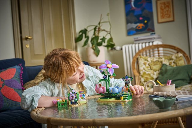 LEGO Friends 42702 – Kukkien ja keijujen koristama teekuppikaruselli – kuva 5