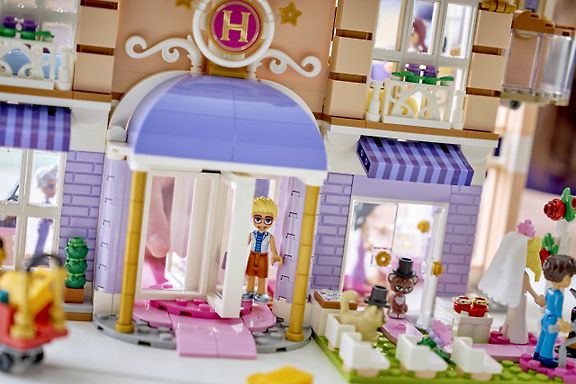 LEGO Friends 42704 – Heartlake Cityn Grand Hotel
