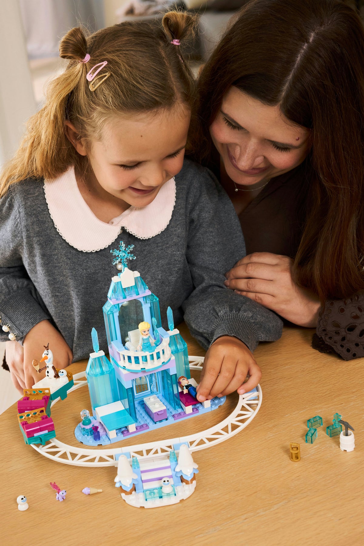 LEGO Disney Princess 43281 Elsan jäälinna ja luminen rekiseikkailu – kuva 5