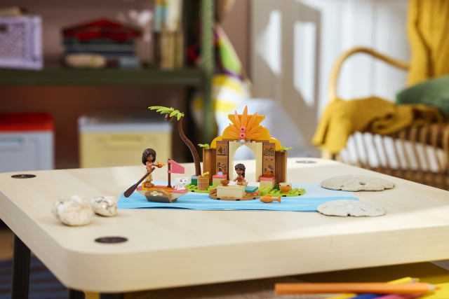 LEGO Disney Princess 43282 – Kylän talo ja vene – kuva 8