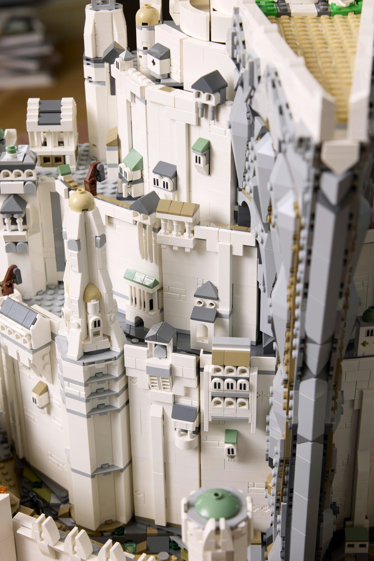 LEGO Icons 11377 Taru sormusten herrasta: Minas Tirith – kuva 10