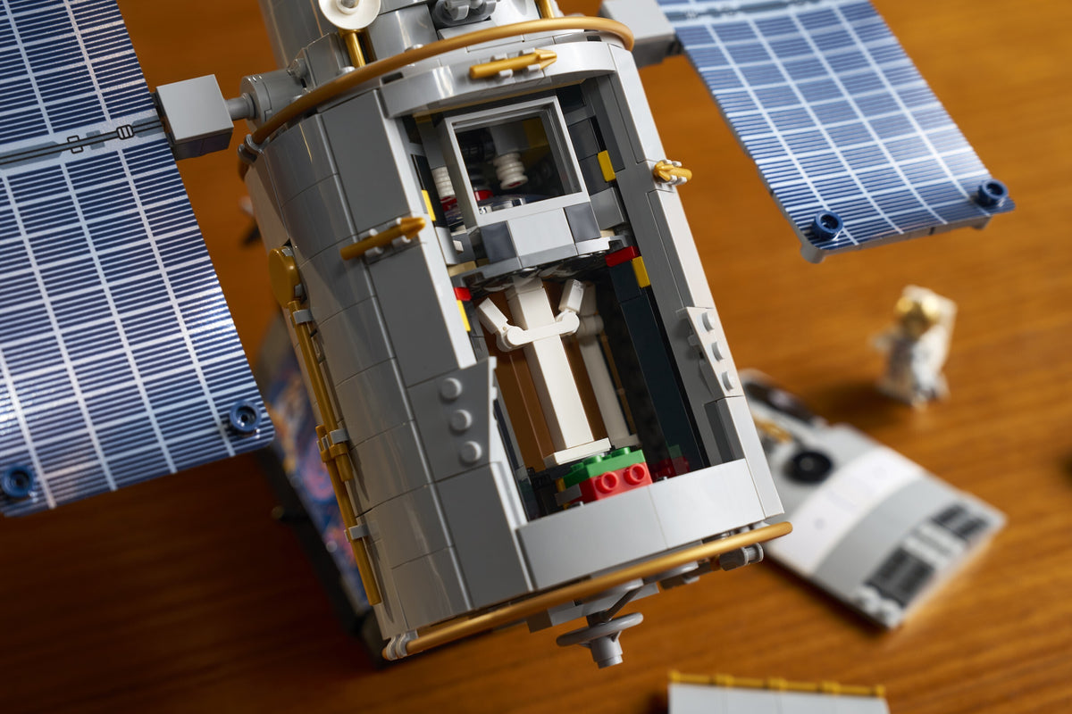 LEGO Icons 11382 Hubble avaruusteleskooppi – kuva 17
