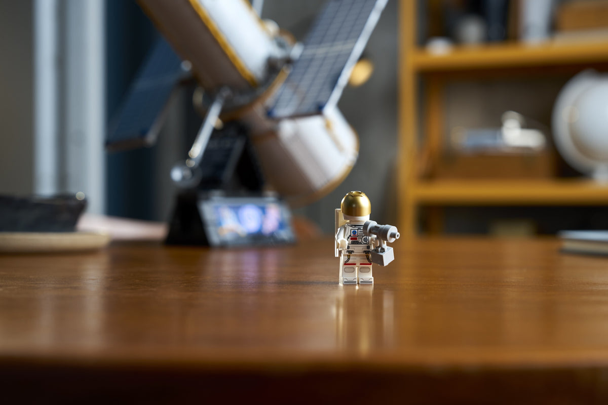 LEGO Icons 11382 Hubble avaruusteleskooppi – kuva 16