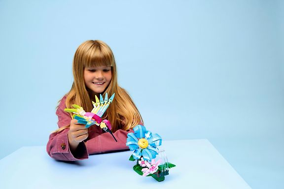 LEGO Creator 31384 Villieläimet: Värikäs kolibri 3in1 – kuva 7