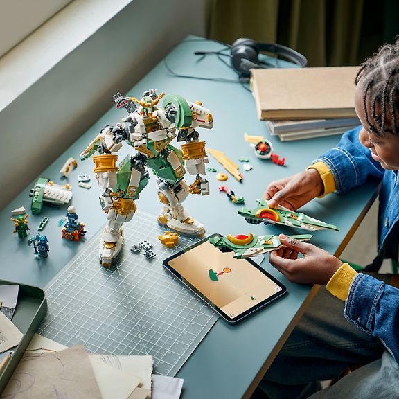LEGO Ninjago 71860 Lloydin titaanirobotti – 15-vuotisjuhlamalli – kuva 5