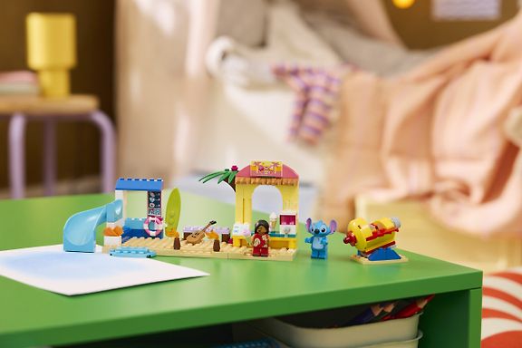 LEGO Disney Classic 43280 - Rantahupia Lilon ja Stitchin kanssa – kuva 9